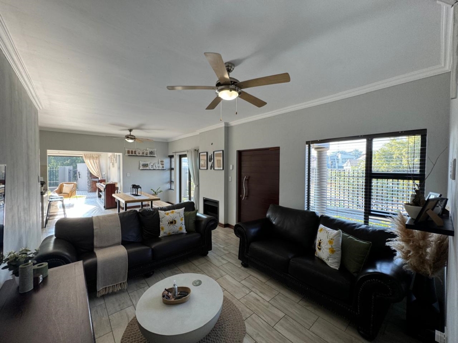 2 Bedroom Property for Sale in Gateway Manor North West